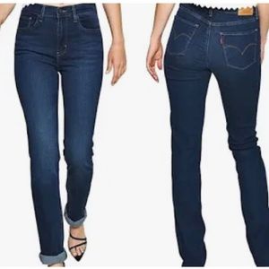 Levi’s 724 High Rise Straight Leg